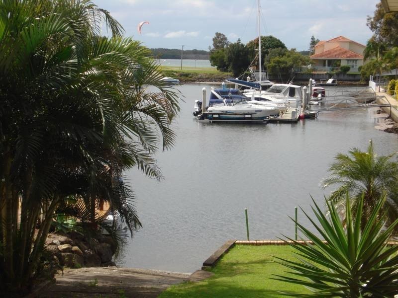 4/83 Bayview Street, Runaway Bay QLD 4216