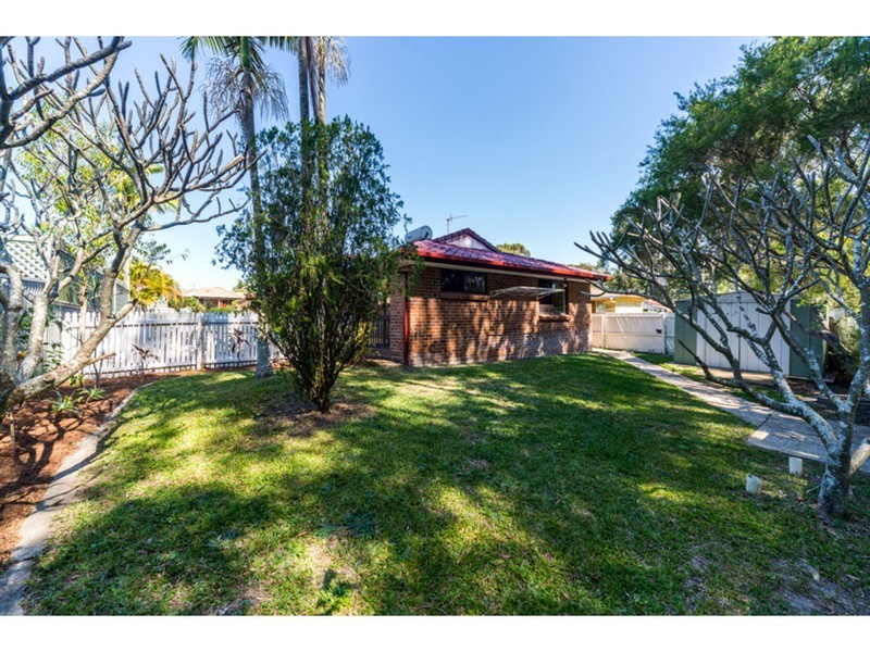 2/6 Nina Parade, Arundel QLD 4214