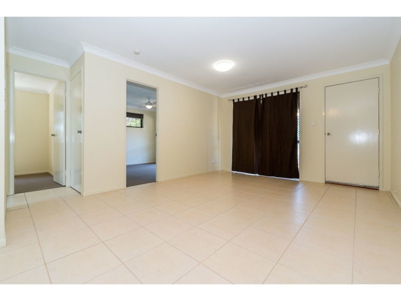 2/6 Nina Parade, Arundel QLD 4214
