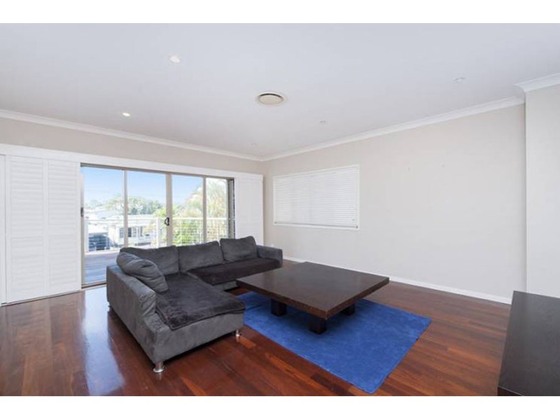 22 Rouen Avenue, Paradise Point QLD 4216