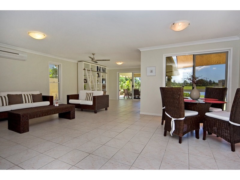 22 Parkwater Point, Helensvale QLD 4212