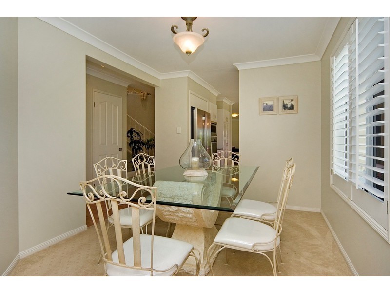 22 Parkwater Point, Helensvale QLD 4212