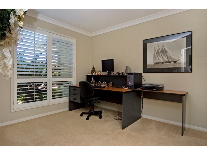 22 Parkwater Point, Helensvale QLD 4212