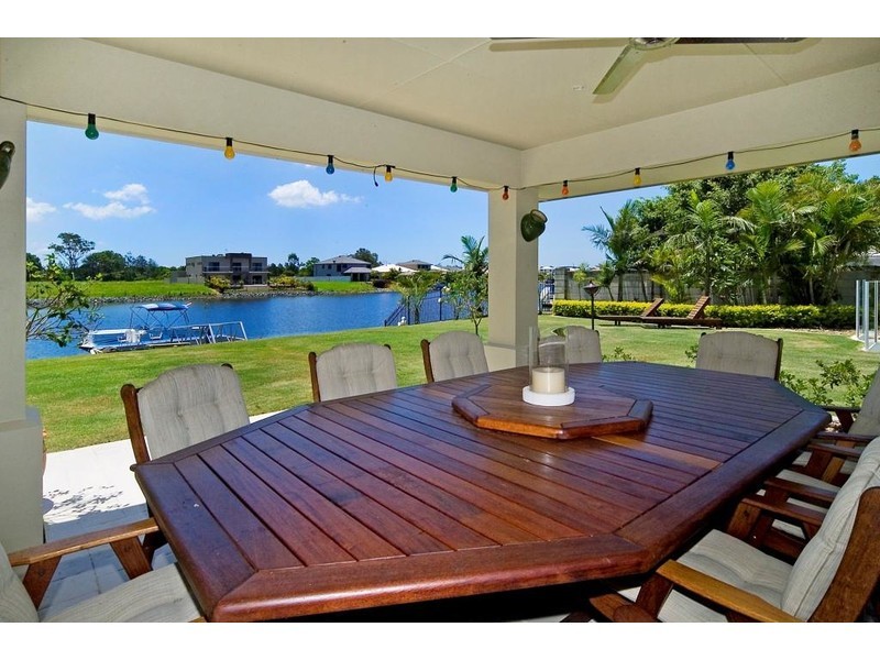 22 Parkwater Point, Helensvale QLD 4212