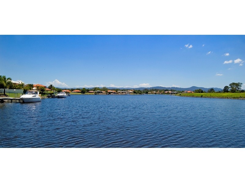 22 Parkwater Point, Helensvale QLD 4212