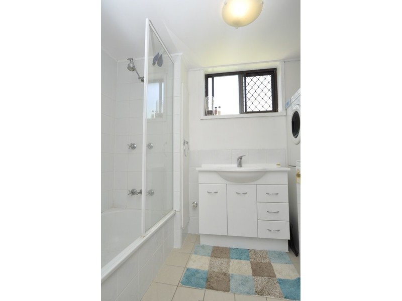 9/25 Ahern Street, Labrador QLD 4215