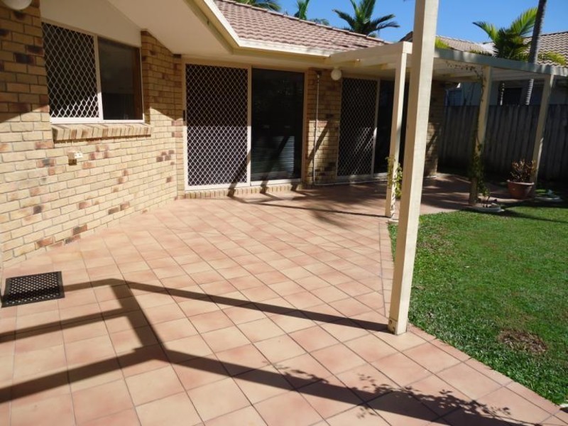 15 Anchorage Way, Biggera Waters QLD 4216