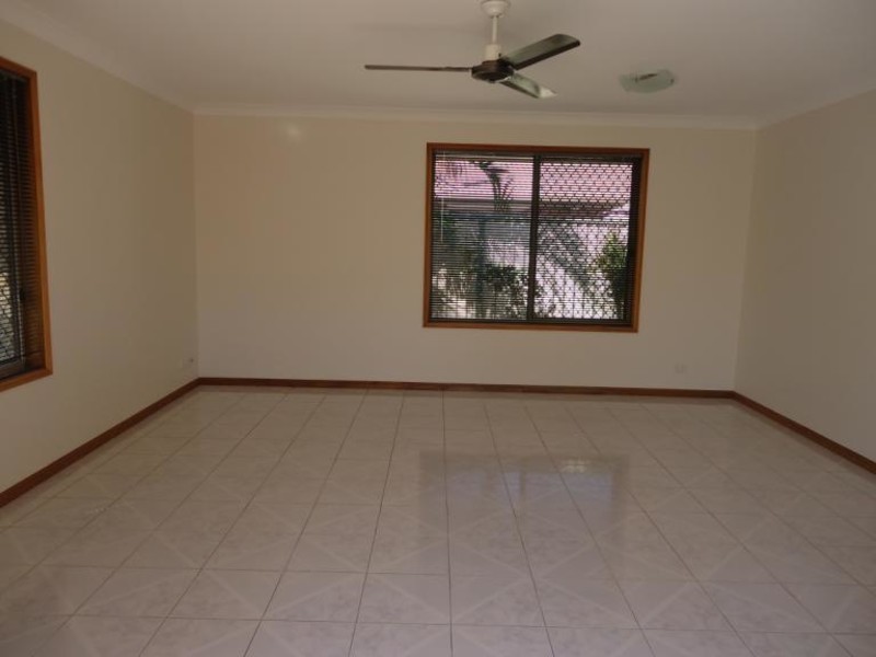 15 Anchorage Way, Biggera Waters QLD 4216
