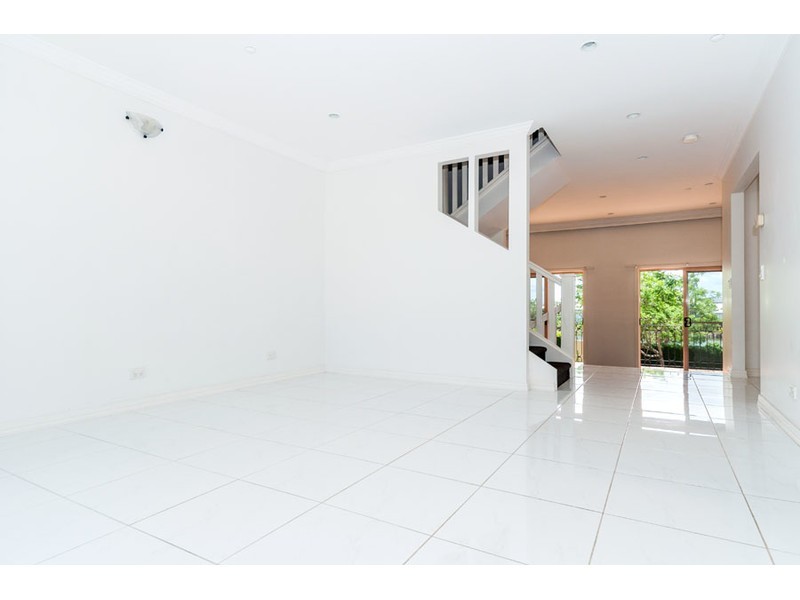 2/14 Pendraat Parade, Hope Island QLD 4212
