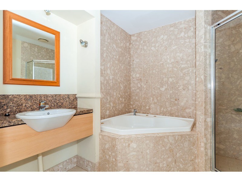 2/14 Pendraat Parade, Hope Island QLD 4212