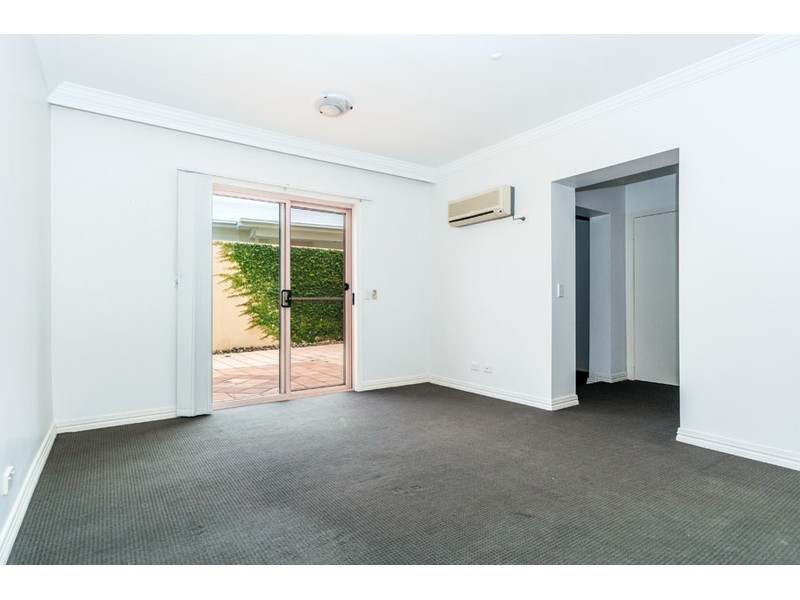 2/14 Pendraat Parade, Hope Island QLD 4212