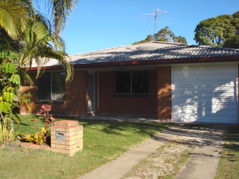 16 Muscovey Avenue, Paradise Point QLD 4216