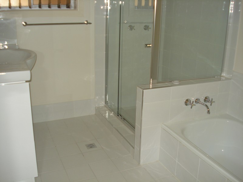 16 Muscovey Avenue, Paradise Point QLD 4216