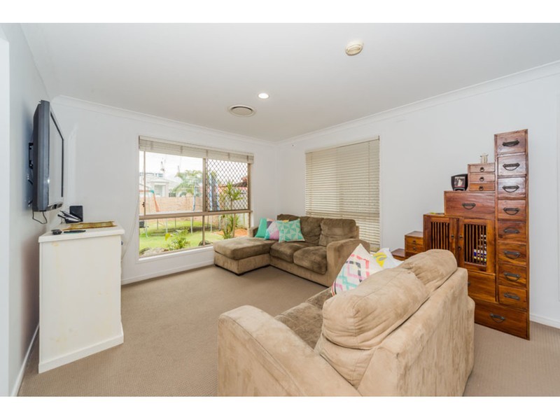 27 Anchorage Way, Biggera Waters QLD 4216