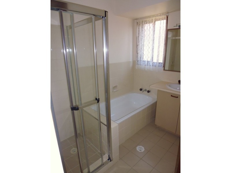 1/8 Gladys Street, Labrador QLD 4215