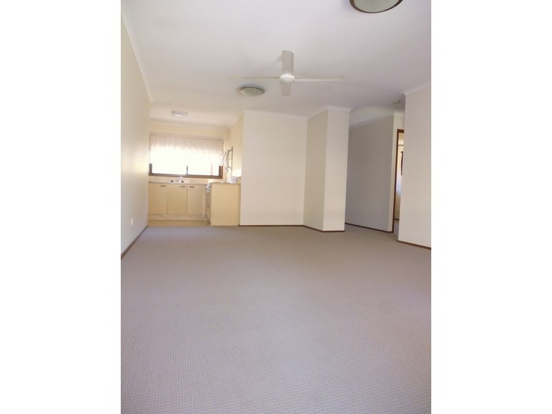 1/8 Gladys Street, Labrador QLD 4215