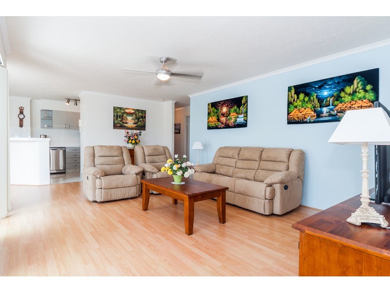 12/4 Madang Crescent, Runaway Bay QLD 4216