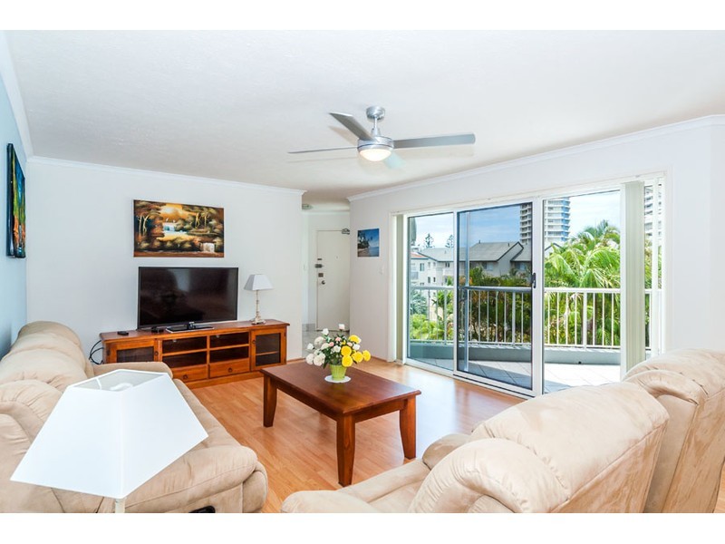 12/4 Madang Crescent, Runaway Bay QLD 4216