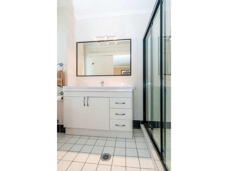 12/4 Madang Crescent, Runaway Bay QLD 4216
