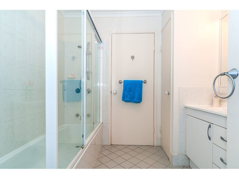 12/4 Madang Crescent, Runaway Bay QLD 4216