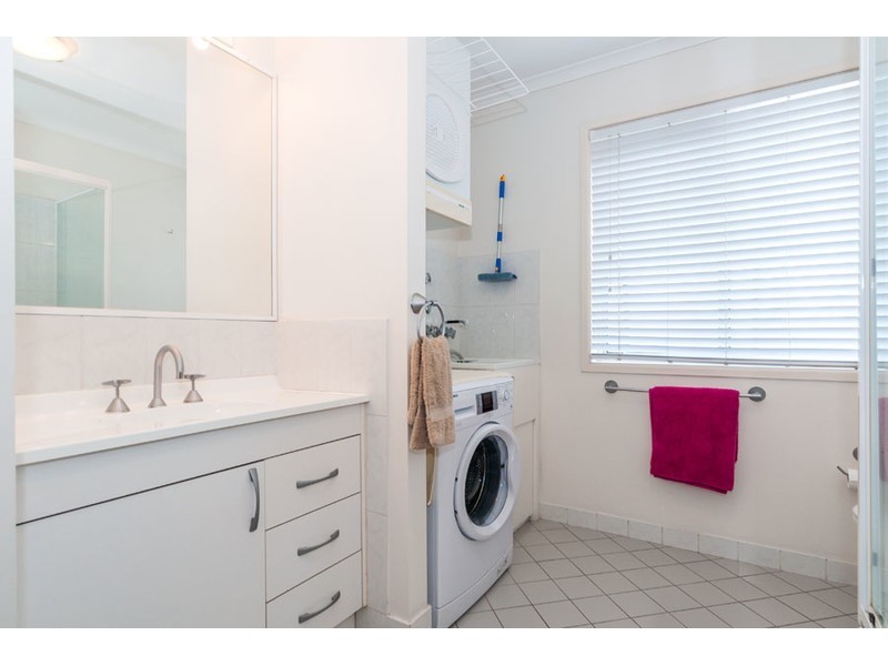 12/4 Madang Crescent, Runaway Bay QLD 4216