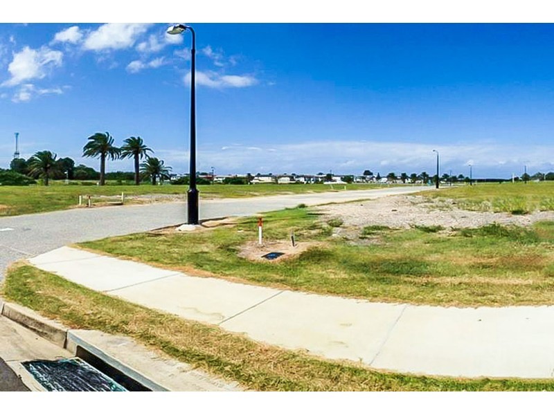 11 Catana Crescent, Hope Island QLD 4212