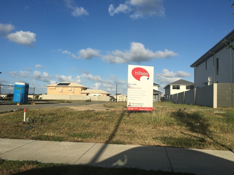 11 Catana Crescent, Hope Island QLD 4212