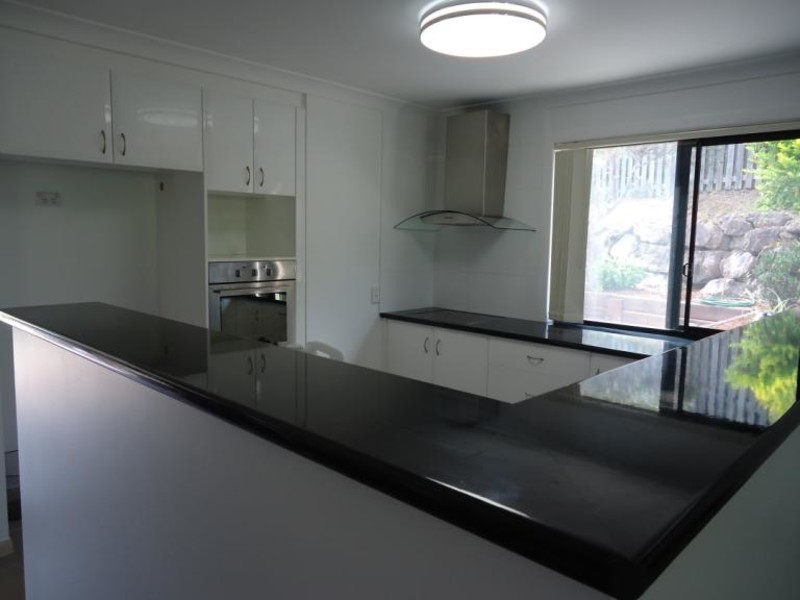 5 Inman Court, Pacific Pines QLD 4211