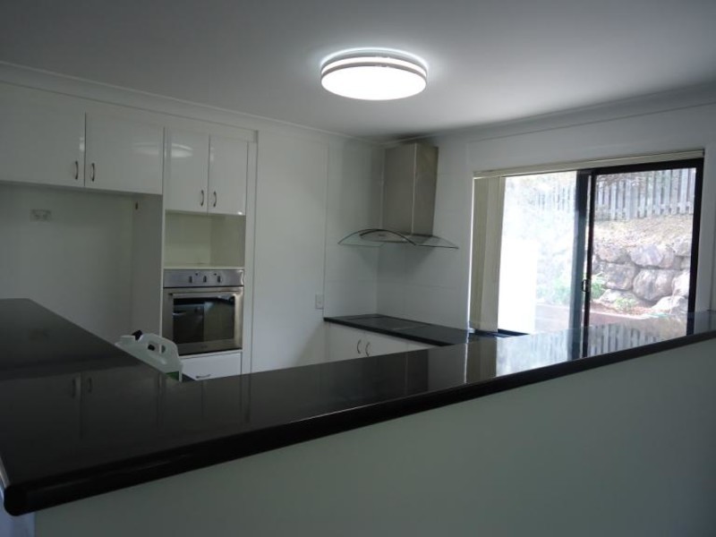5 Inman Court, Pacific Pines QLD 4211