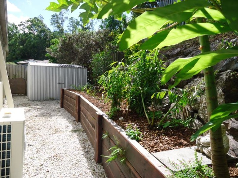 5 Inman Court, Pacific Pines QLD 4211