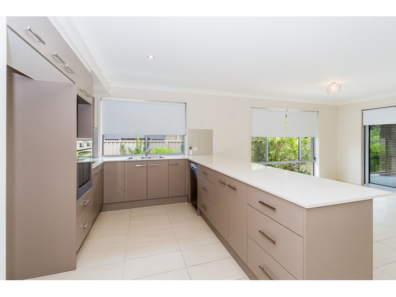 17 Annerley Avenue, Runaway Bay QLD 4216
