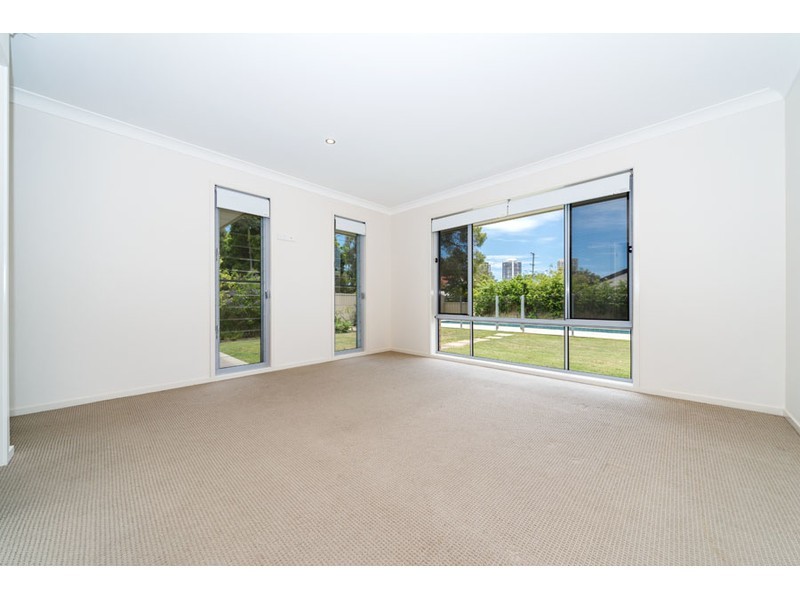 17 Annerley Avenue, Runaway Bay QLD 4216