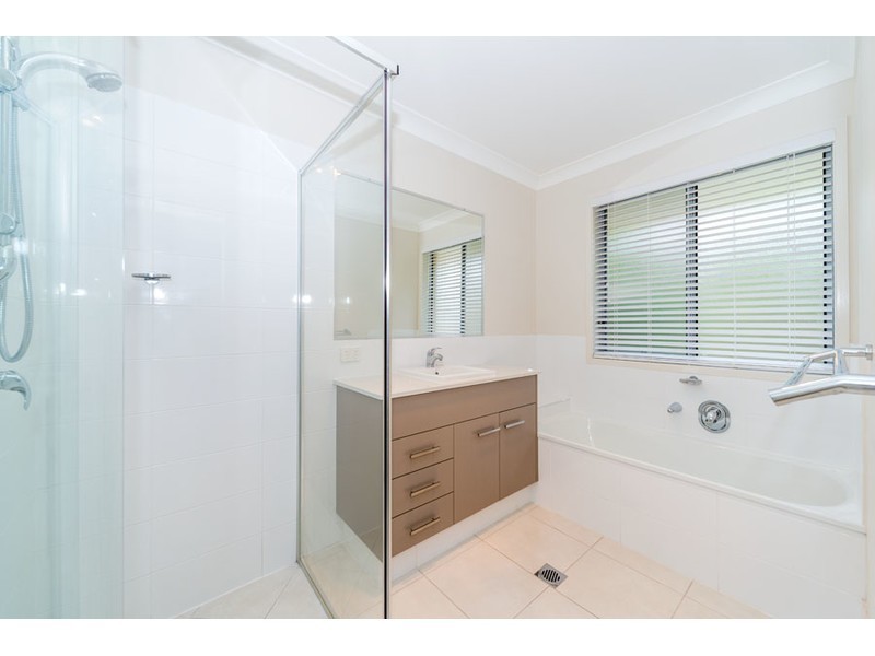 17 Annerley Avenue, Runaway Bay QLD 4216