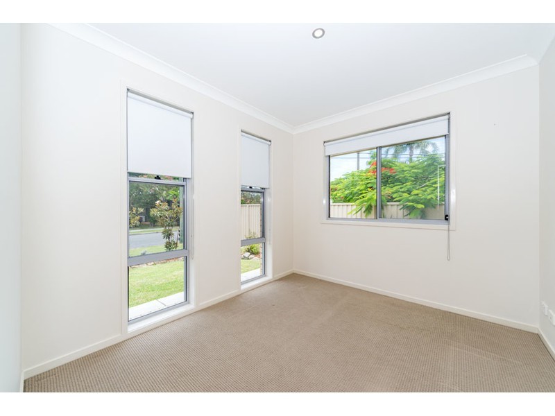 17 Annerley Avenue, Runaway Bay QLD 4216
