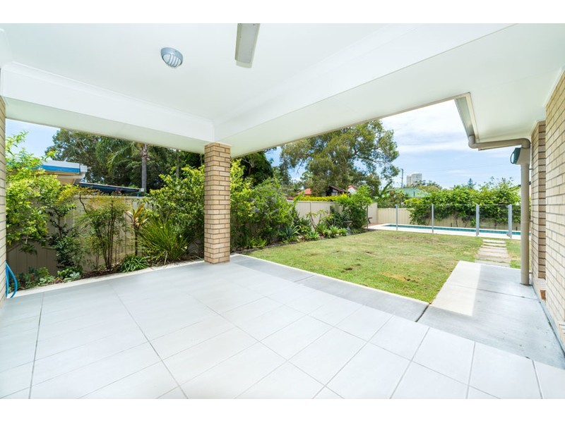 17 Annerley Avenue, Runaway Bay QLD 4216