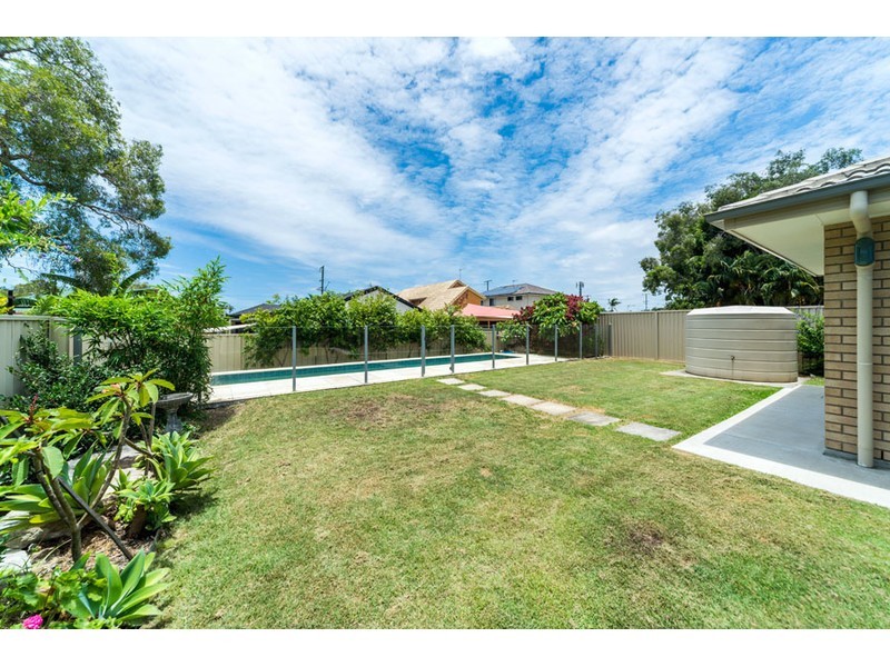 17 Annerley Avenue, Runaway Bay QLD 4216