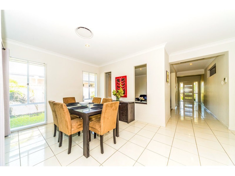 24 Iridium Drive, Hope Island QLD 4212