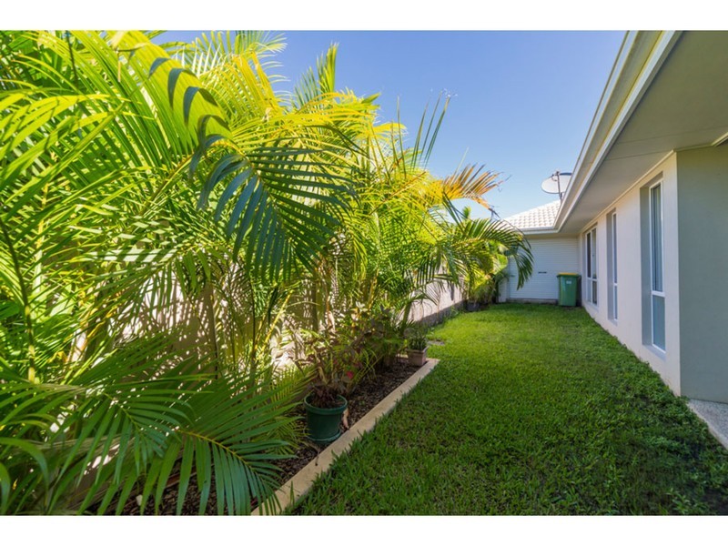 24 Iridium Drive, Hope Island QLD 4212