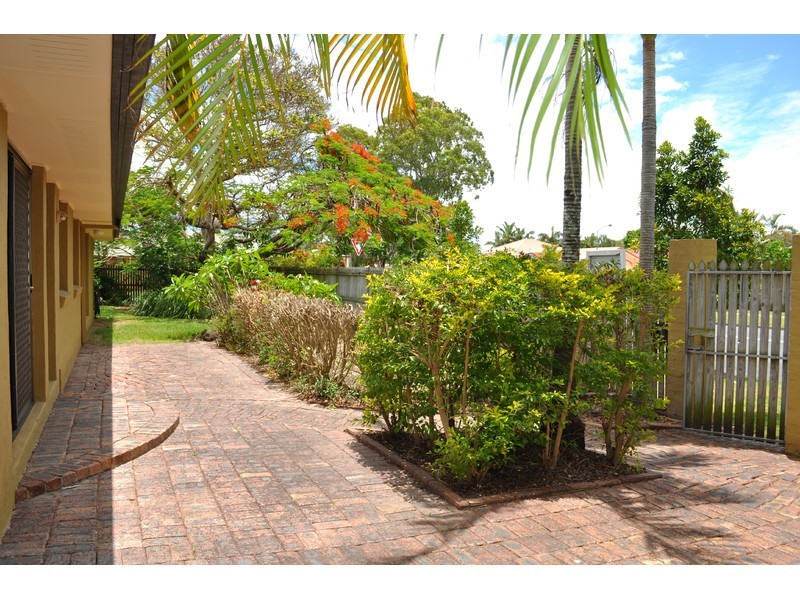 42 Brady Drive, Coombabah QLD 4216