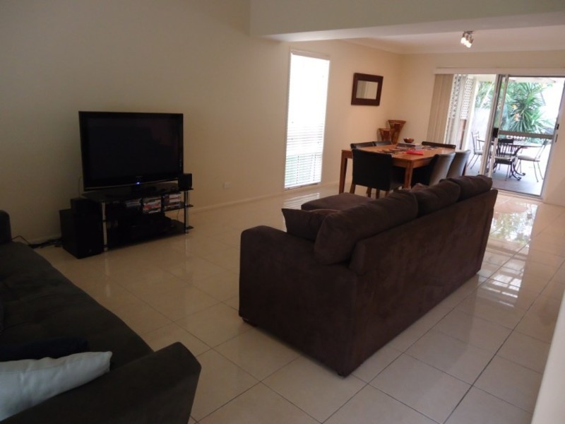 3/17 Kenny Drive, Labrador QLD 4215