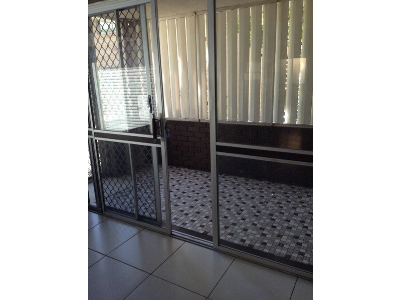 1/4 Vernia Place, Biggera Waters QLD 4216