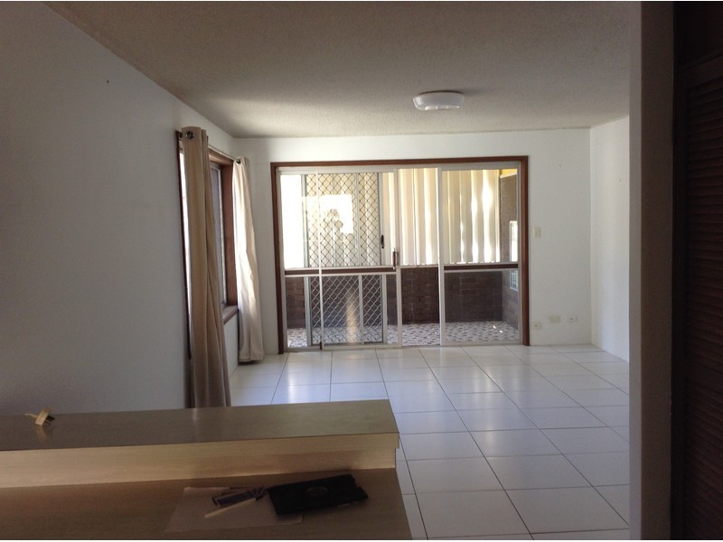 1/4 Vernia Place, Biggera Waters QLD 4216