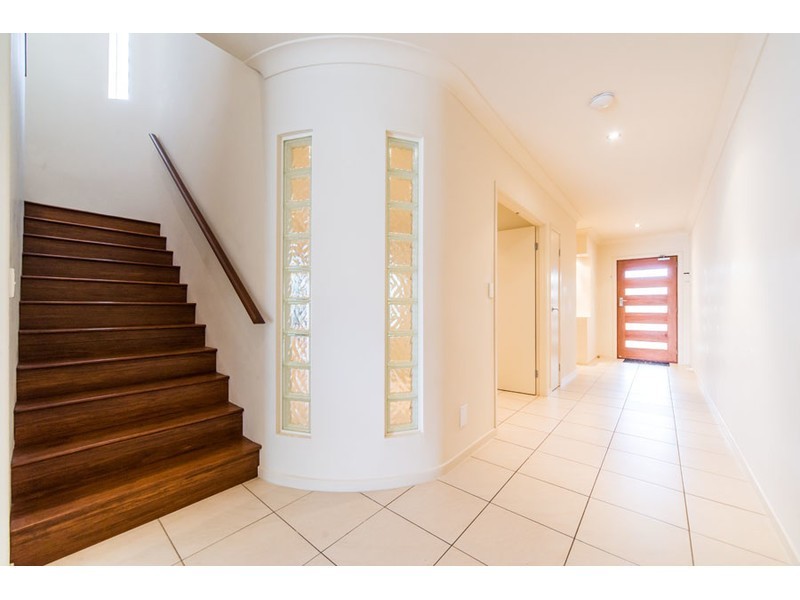 1/11 Mallard Avenue, Paradise Point QLD 4216