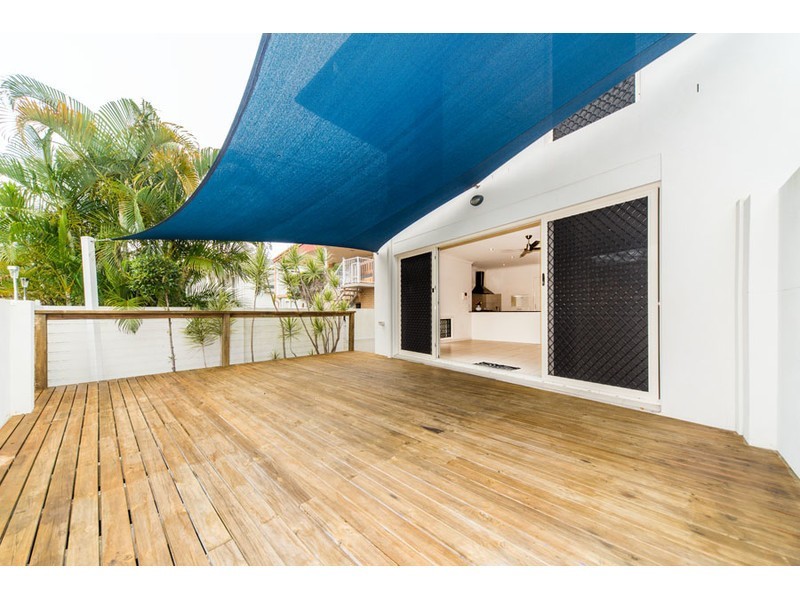 1/11 Mallard Avenue, Paradise Point QLD 4216