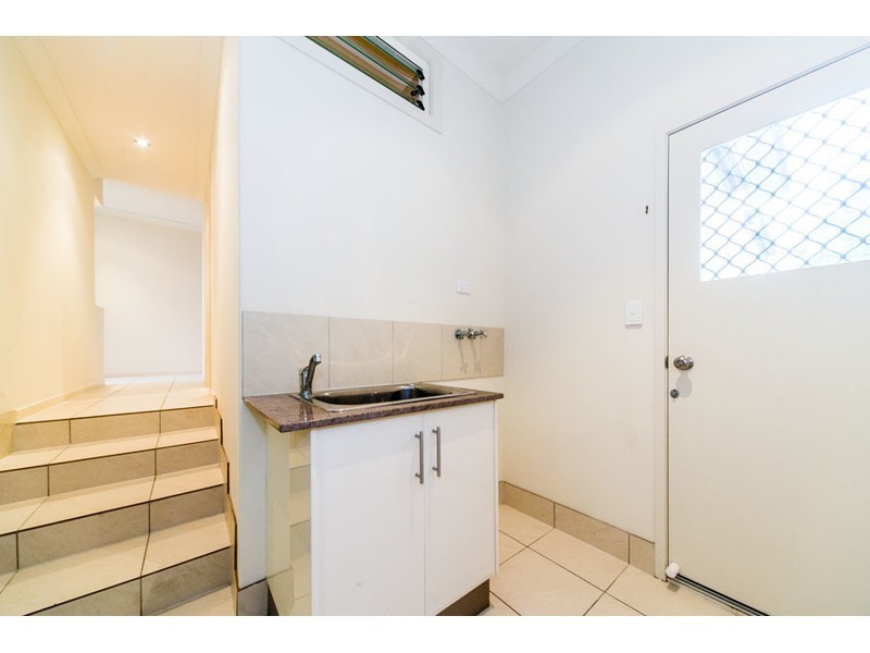 1/11 Mallard Avenue, Paradise Point QLD 4216