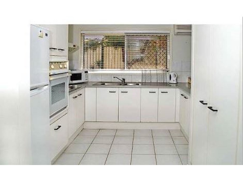 9/17 McMillan Street, Labrador QLD 4215