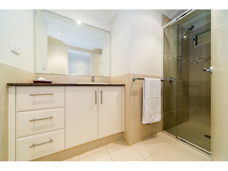 2/11 Mallard Avenue, Paradise Point QLD 4216