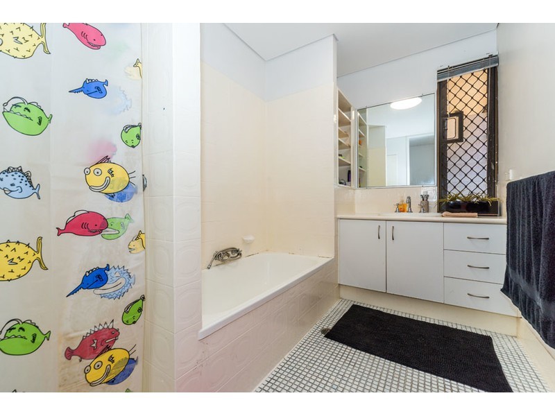 38 Markham Avenue, Runaway Bay QLD 4216