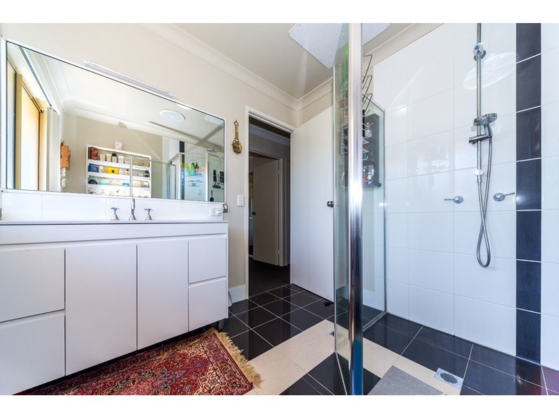 17/469 Pine Ridge Road, Runaway Bay QLD 4216