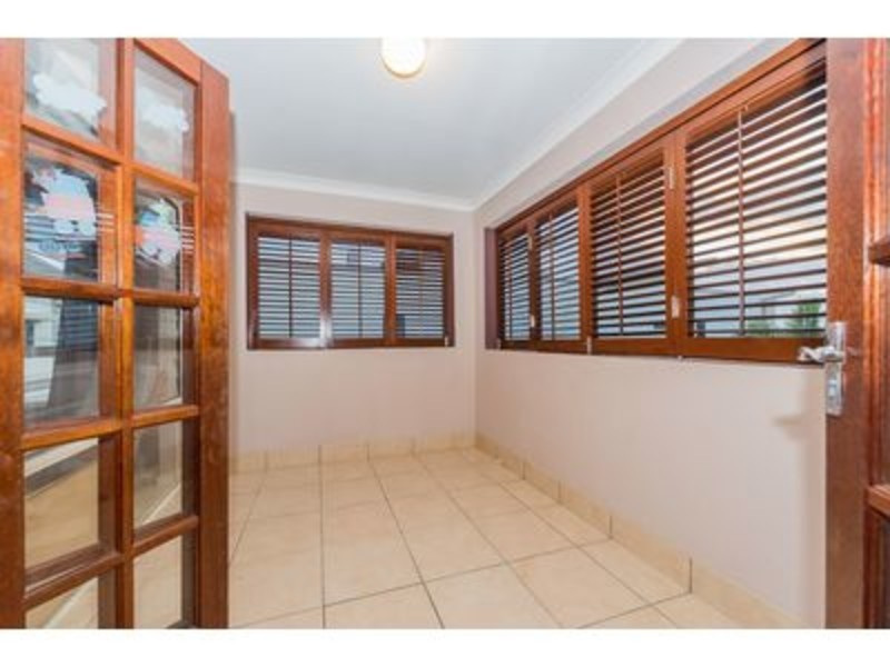 24/89 Bayview Street, Runaway Bay QLD 4216